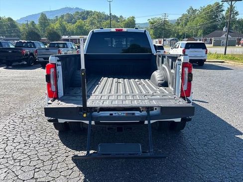 Used 2023 Ford F450 Platinum w/ FX4 Off-Road Package AWD/4WD image 7