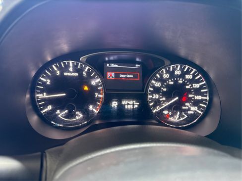 Used 2014 Nissan Pathfinder S FWD image 15