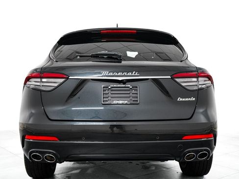 Used 2023 Maserati Levante GT AWD/4WD image 6