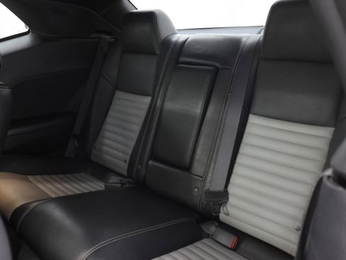 Used 2009 Dodge Challenger R/T RWD image 9