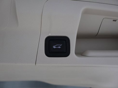 Used 2022 GMC Acadia Denali w/ Denali Ultimate Package image 22