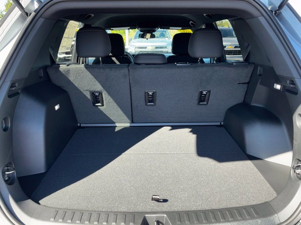 New 2027 Chevrolet Equinox LT AWD/4WD image 33