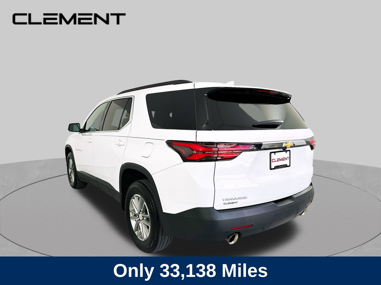 Used 2023 Chevrolet Traverse LT FWD image 8