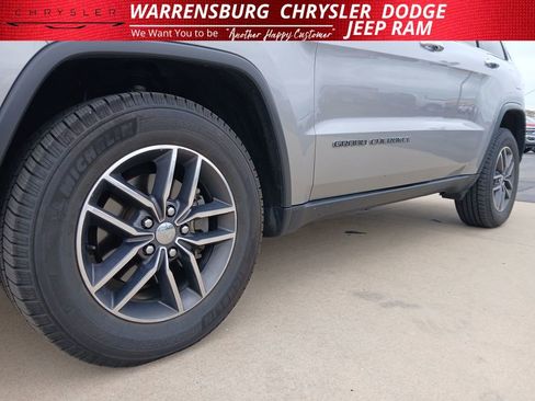 Used 2017 Jeep Grand Cherokee Limited w/ Luxury Group II AWD/4WD image 34