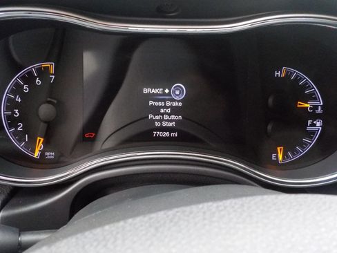 Used 2018 Jeep Grand Cherokee Limited image 10