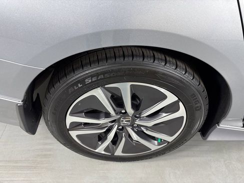 Used 2019 Honda Accord Touring image 10