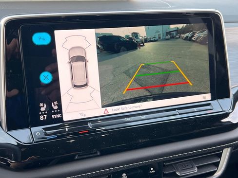 New 2026 Volkswagen Atlas Cross Sport SE image 22