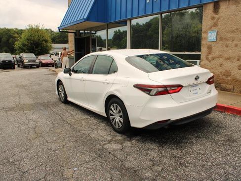 Used 2022 Toyota Camry LE FWD image 4