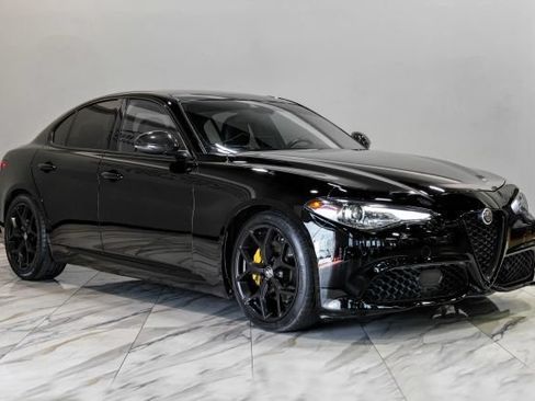 Used 2020 Alfa Romeo Giulia Ti Sport w/ Quick Order Package 22U Sport RWD image 8