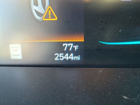 Certified 2025 Hyundai Elantra Sport image 22