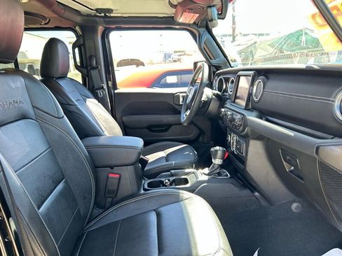 Used 2023 Jeep Wrangler Unlimited Sahara AWD/4WD image 40