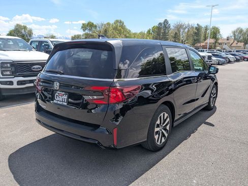 Used 2025 Honda Odyssey EX-L image 3