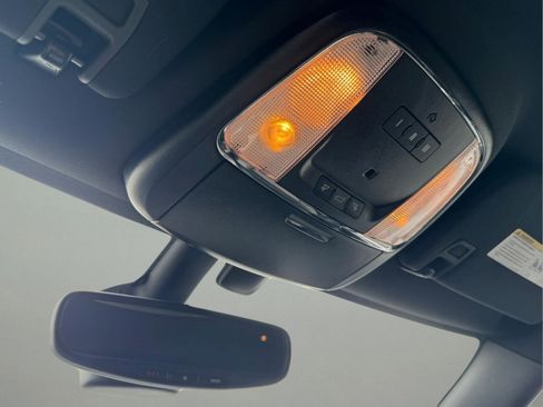 Used 2017 Jeep Grand Cherokee Altitude RWD image 22