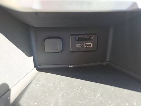Used 2023 GMC Acadia SLT AWD/4WD image 18