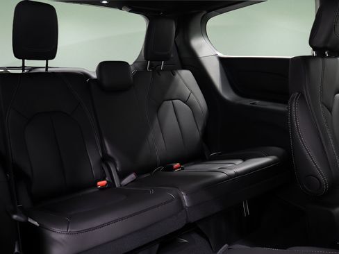 New 2026 Chrysler Pacifica Select w/ S Appearance Package FWD image 16