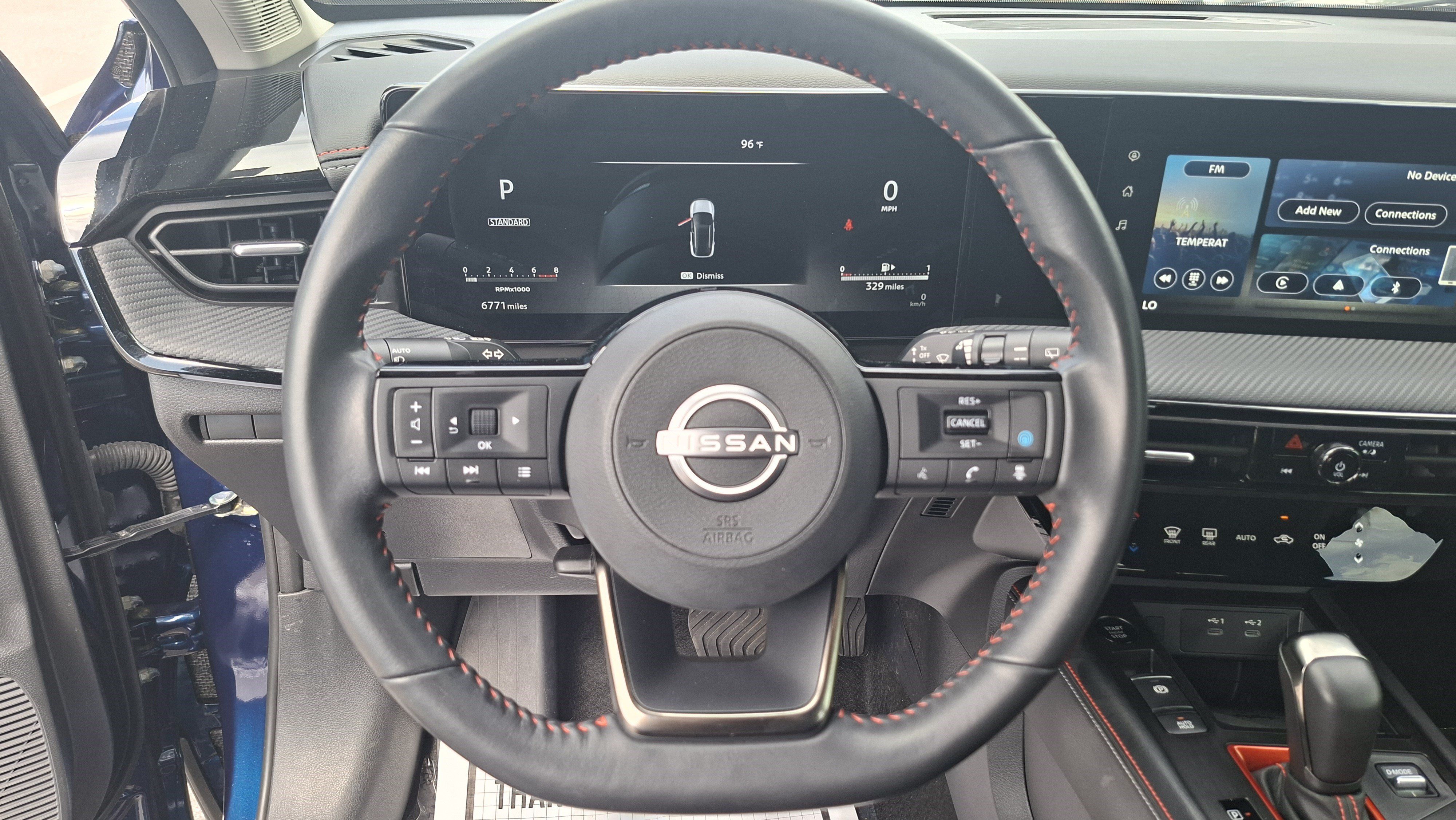 Certified 2025 Nissan Kicks SR FWD image 11