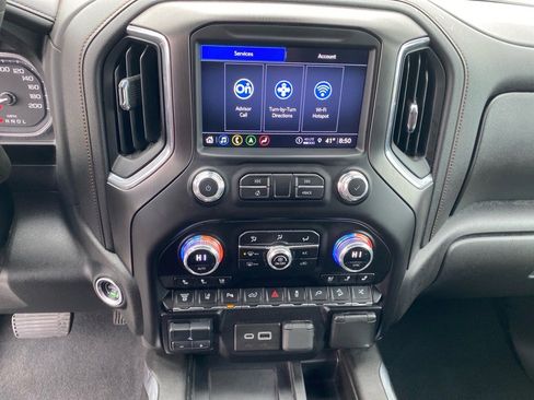 Used 2023 GMC Sierra 2500 AT4 w/ AT4 Premium Plus Package image 11