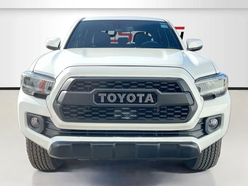 Used 2022 Toyota Tacoma TRD Off-Road w/ Technology Package AWD/4WD image 2