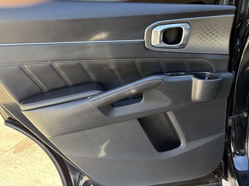 Used 2023 Kia Sorento SX image 25