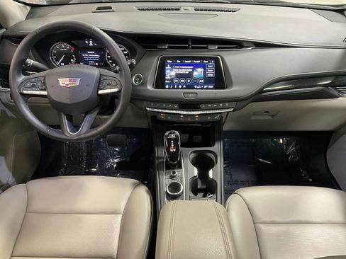 Used 2021 Cadillac XT4 Premium Luxury image 14