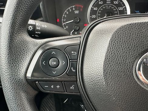 Used 2022 Toyota Corolla LE image 25