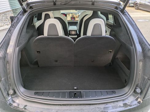 Used 2022 Tesla Model X image 28