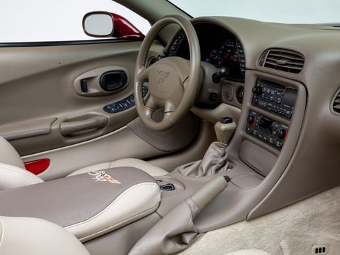 Used 2003 Chevrolet Corvette 50th Anniversary Edition w/ Preferred Equipment Group1 image 34