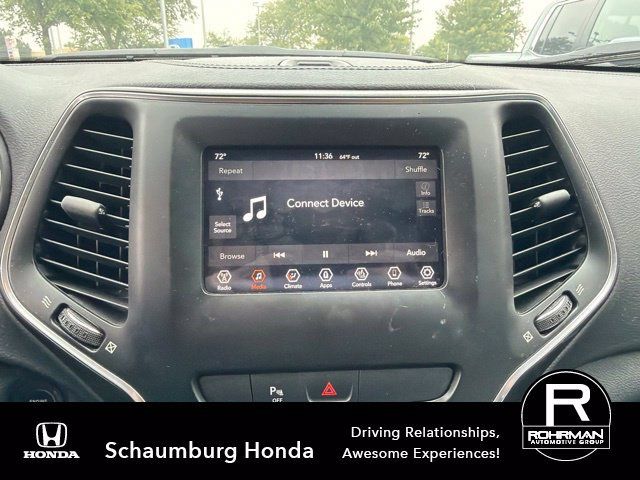 Used 2020 Jeep Cherokee Latitude Plus AWD/4WD image 11