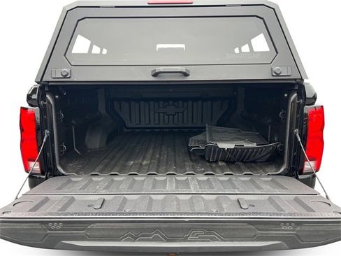 Used 2025 Chevrolet Colorado ZR2 w/ Technology Package image 19