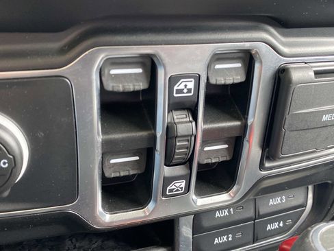 Used 2021 Jeep Wrangler Unlimited Sahara w/ Safety Group AWD/4WD image 32