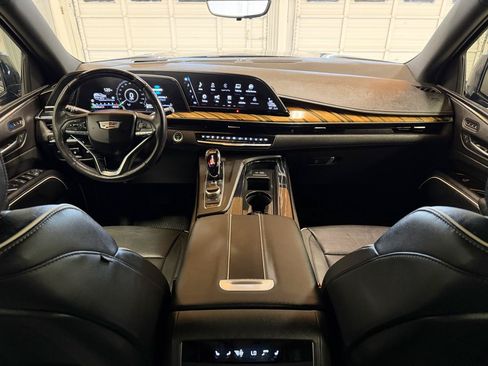 Used 2023 Cadillac Escalade ESV Sport AWD/4WD image 25