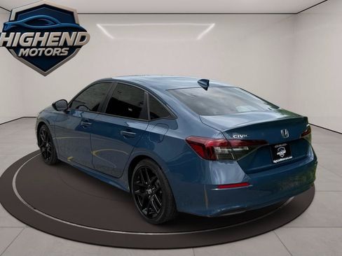 Used 2025 Honda Civic Sport image 4