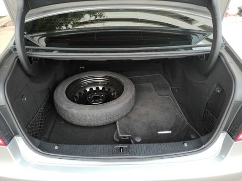 Used 2014 Mercedes-Benz E 250 BlueTEC Sedan image 27