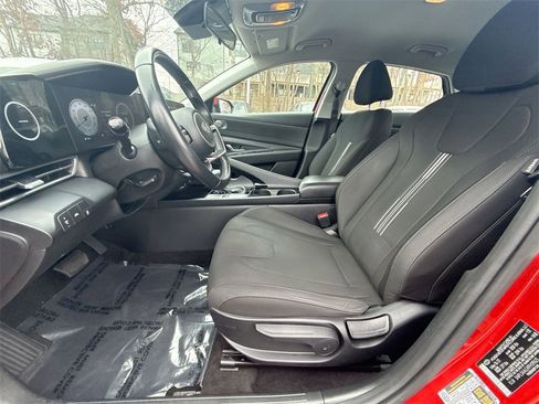 Used 2023 Hyundai Elantra SEL w/ Convenience Package image 13