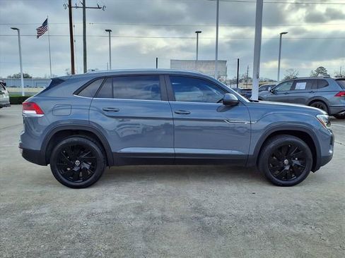 Used 2024 Volkswagen Atlas Cross Sport SE image 5