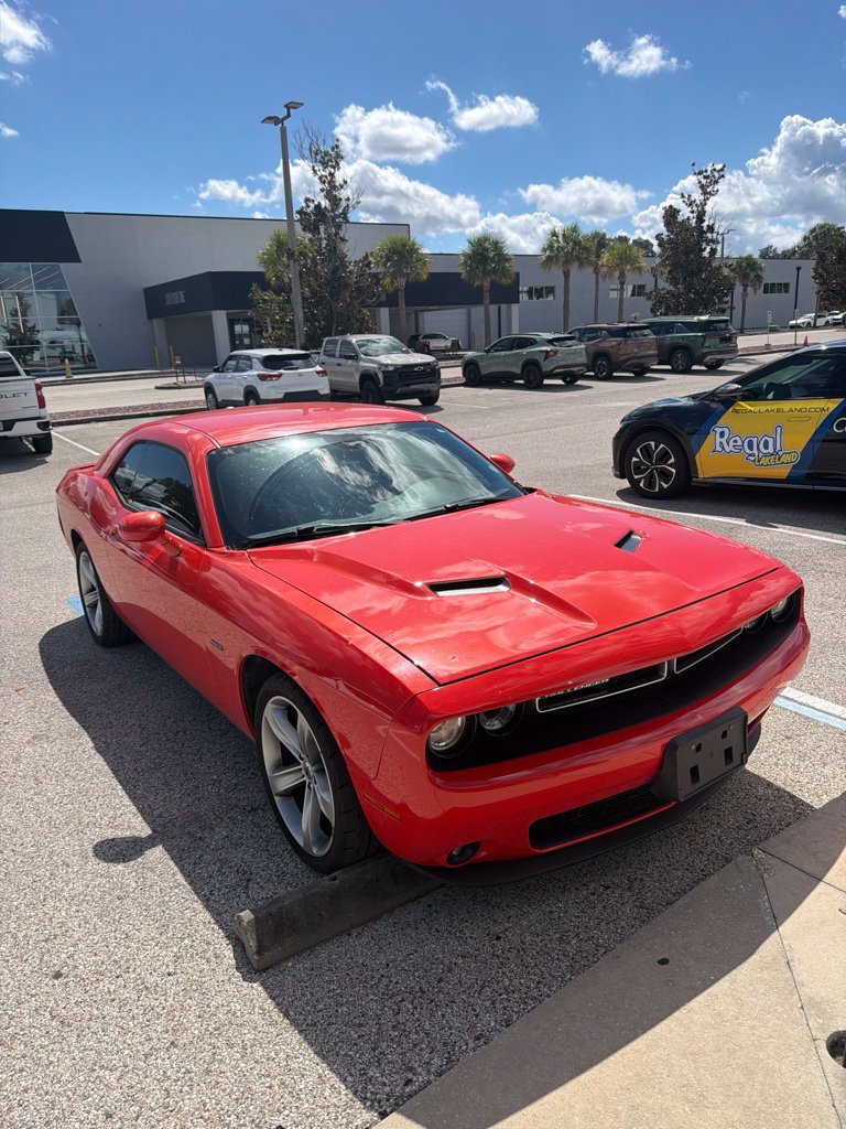 Used 2017 Dodge Challenger R/T RWD image 1