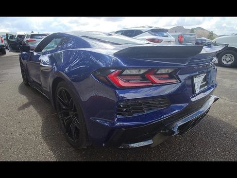Used 2025 Chevrolet Corvette Z06 RWD image 4