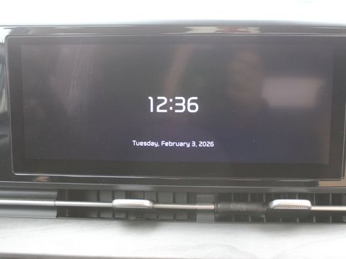 Used 2024 Kia Carnival EX image 41