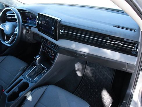 Certified 2025 Volkswagen Jetta SE image 23