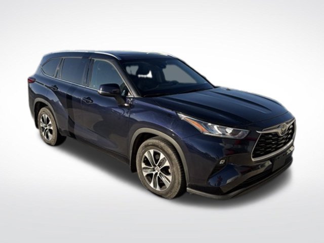 Used 2020 Toyota Highlander XLE AWD/4WD image 2