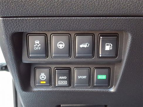 Used 2019 Nissan Rogue SV w/ Premium Package image 23