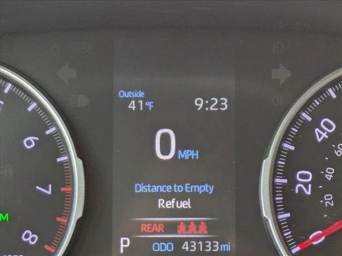 Used 2021 Toyota RAV4 XLE image 11