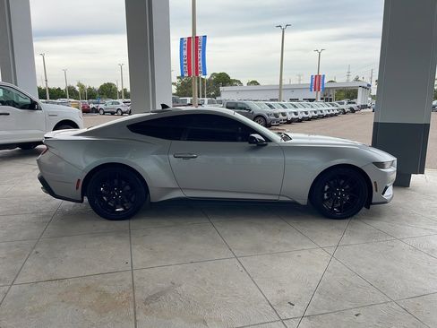 Certified 2024 Ford Mustang Coupe image 5