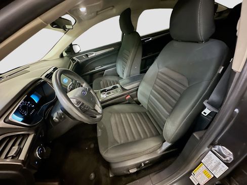 Used 2018 Ford Fusion SE image 13