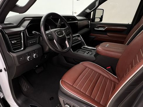 Used 2024 GMC Sierra 3500 Denali Ultimate image 15