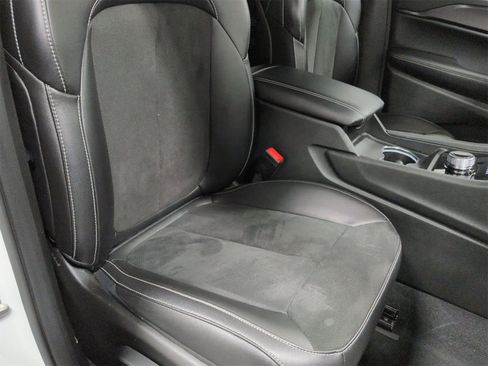 Certified 2024 Jeep Grand Cherokee L Altitude image 24