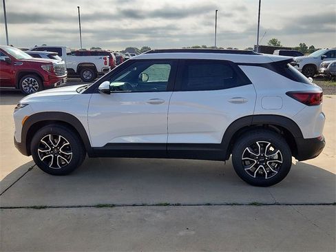 New 2026 Chevrolet TrailBlazer ACTIV w/ Driver Confidence Package image 2