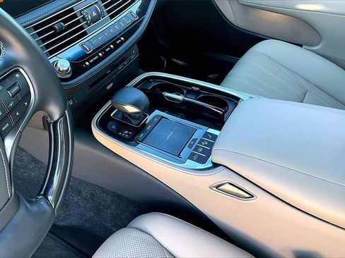 Used 2022 Lexus LS 500 image 14