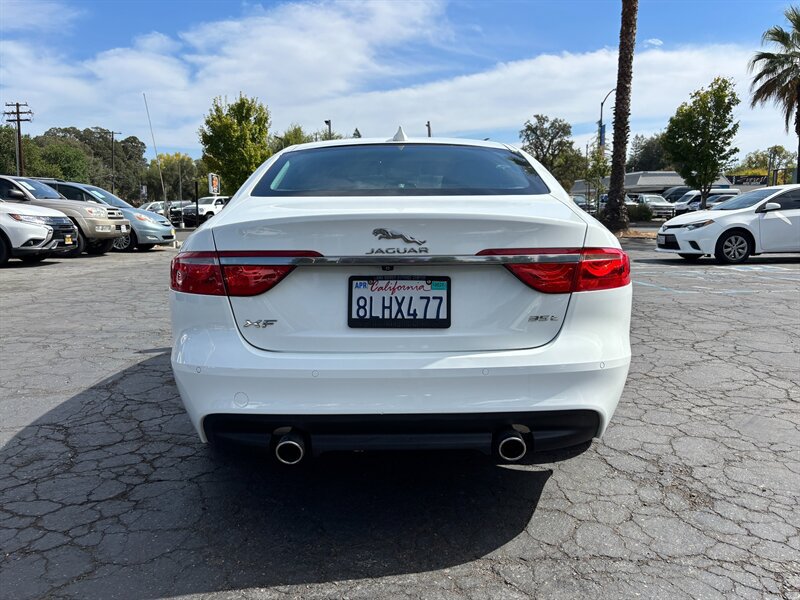 Used 2017 Jaguar XF Premium RWD image 4