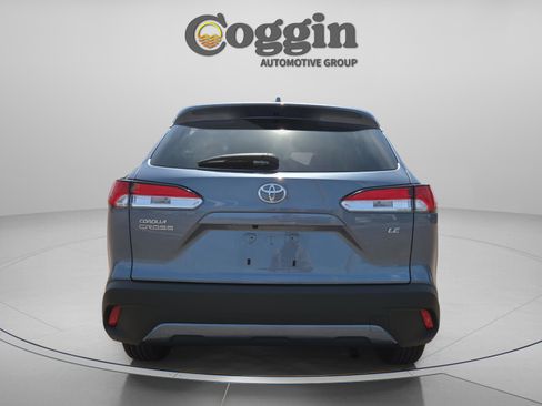 Used 2022 Toyota Corolla Cross LE FWD image 4